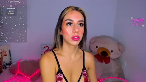 Snapshot of danna_rhodesx chatting on 8, 5, 2026 Danna Rhodes online show from 8, 5, 2026