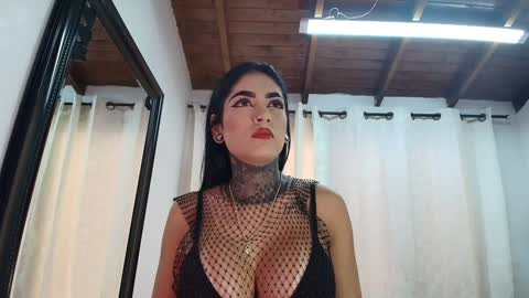 Snapshot of dannaberlin chatting on 5, 1, 2025 Danna Berlin online show from 5, 1, 2025