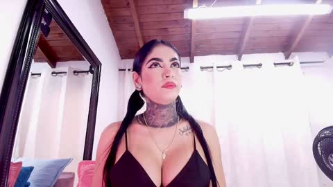 Snapshot of dannaberlin chatting on 4, 2, 2025 Danna Berlin online show from 4, 2, 2025
