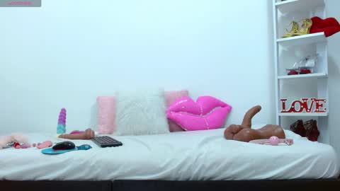 dannacatalina online show from 11, 4, 2026