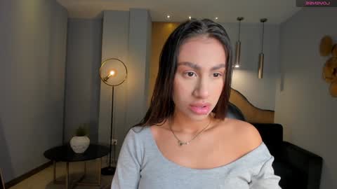 Danna Cruz  online show from 8, 2, 2025