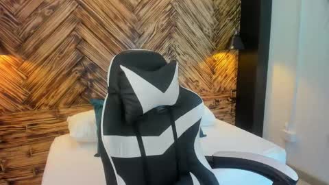 Snapshot of danne_bratz_ chatting on 7, 11, 2025 D A N N A online show from 7, 11, 2025