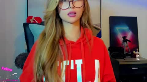 Snapshot of danniecarton chatting on 25, 2, 2025 danniecarton online show from 25, 2, 2025