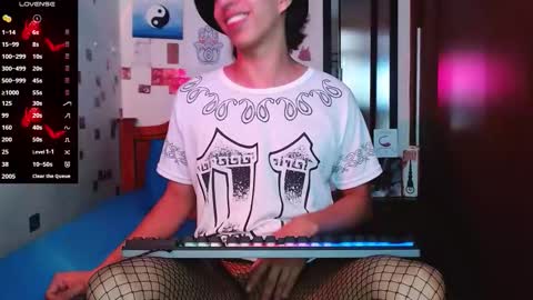 Snapshot of danny__phantom chatting on 28, 11, 2025 phantom555 online show from 28, 11, 2025