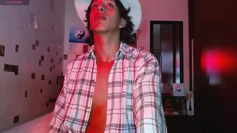 Snapshot of danny__phantom chatting on 1, 12, 2025 phantom555 online show from 1, 12, 2025