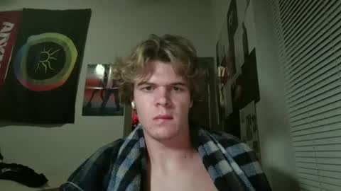 Snapshot of dannybush chatting on 12, 9, 2025 dannybush online show from 12, 9, 2025