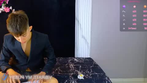 Snapshot of danteandviolete_cr chatting on 3, 6, 2026 DANTEVIOLETE online show from 3, 6, 2026