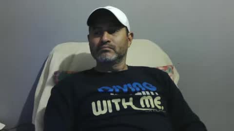 Snapshot of dantehot82 chatting on 5, 1, 2025 dantehot82 online show from 5, 1, 2025