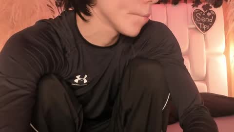 daphne_and_roger online show from 9, 4, 2026