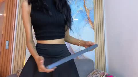 daphne_celestin23_aws online show from 18, 9, 2025