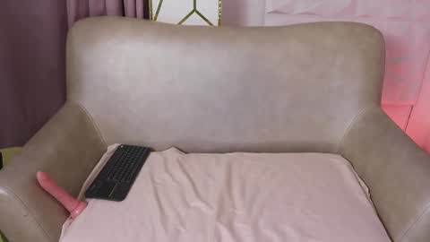 Daphne online show from 12, 2, 2025