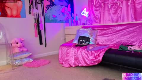 Daphne Madison online show from 26, 2, 2026