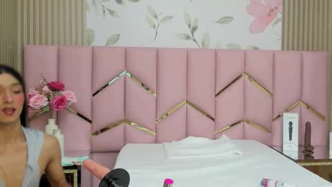 Snapshot of dara_petite_ chatting on 30, 10, 2025 online show from 30, 10, 2025