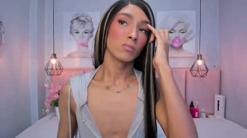 Snapshot of dara_petite_ chatting on 18, 11, 2025 online show from 18, 11, 2025