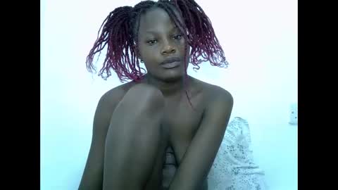 ESTHER online show from 2, 3, 2025