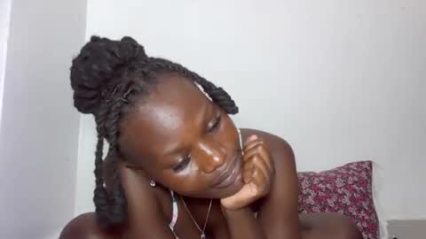 ESTHER online show from 21, 10, 2025