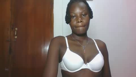 ESTHER online show from 26, 10, 2025