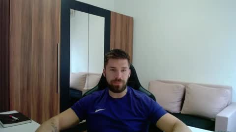 darius_94 online show from 14, 4, 2026