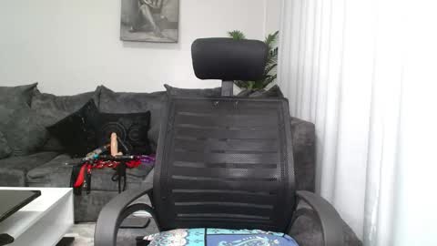 Snapshot of dark_coco chatting on 5, 2, 2025 Coco online show from 5, 2, 2025