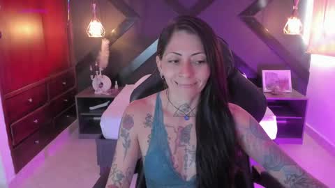 M I K A E L A online show from 10, 10, 2025