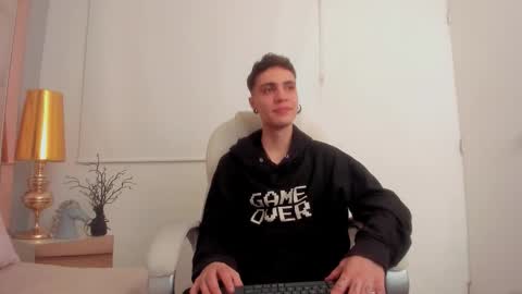 dark_sun333 online show from 3, 12, 2025