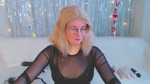 Kelly online show from 6, 3, 2025