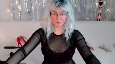 Kelly online show from 6, 10, 2025