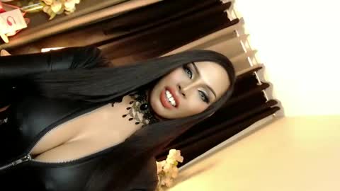 HAPPY BIRTHDAY MISTRESS MADRIANA online show from 20, 2, 2025