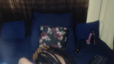 Darksultryxx30 online show from 9, 4, 2026