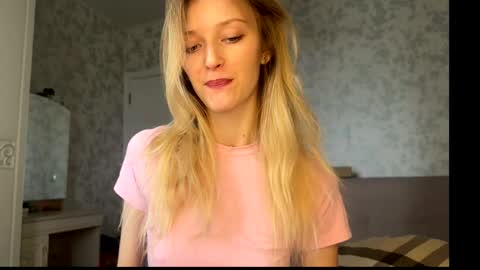 Snapshot of darlingdarinka chatting on 24, 10, 2025 D online show from 24, 10, 2025
