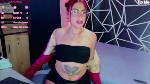 Darlyhooper online show from 26, 11, 2025