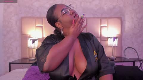  Darnell Queen online show from 28, 1, 2025