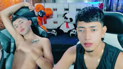 Snapshot of darwinandbrayan chatting on 1, 11, 2025 darwinandbrayan online show from 1, 11, 2025