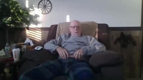 Snapshot of dave571960 chatting on 8, 3, 2025 dave571960 online show from 8, 3, 2025