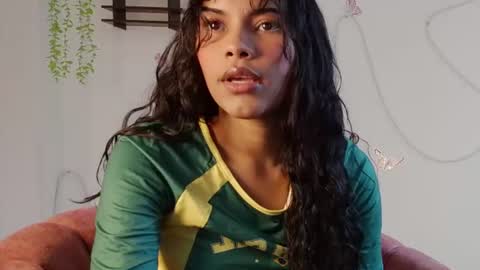 Snapshot of daviana_hill_ chatting on 23, 6, 2026 Davi online show from 23, 6, 2026