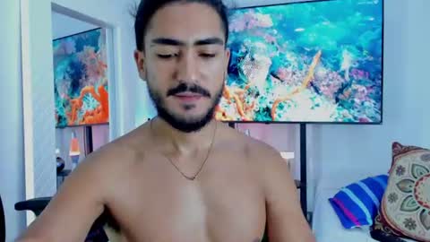 Snapshot of david_johnson372 chatting on 19, 7, 2026 Hey im David that loves to explore and speak their fantasies. Very open talktative and nice. Feel free to chat with me online show from 19, 7, 2026