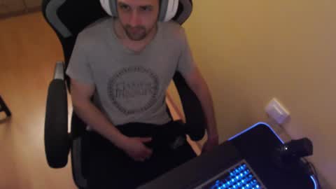 Snapshot of davidoventt chatting on 26, 2, 2025 davidoventt online show from 26, 2, 2025