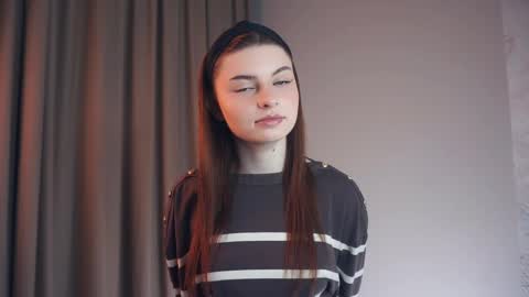 Snapshot of davinagreengo chatting on 19, 4, 2026 Louise online show from 19, 4, 2026