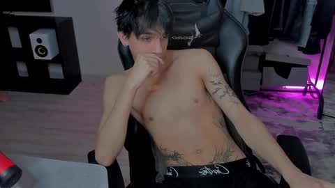 Snapshot of davisross chatting on 20, 2, 2025 davis online show from 20, 2, 2025