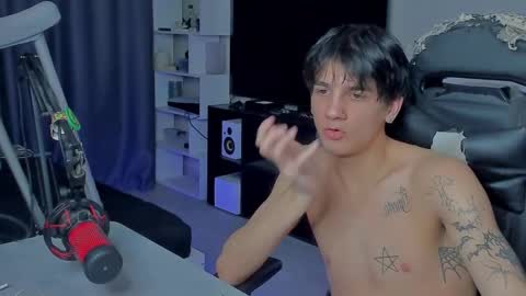 Snapshot of davisross chatting on 11, 9, 2025 davis online show from 11, 9, 2025