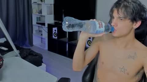 Snapshot of davisross chatting on 28, 9, 2025 davis online show from 28, 9, 2025