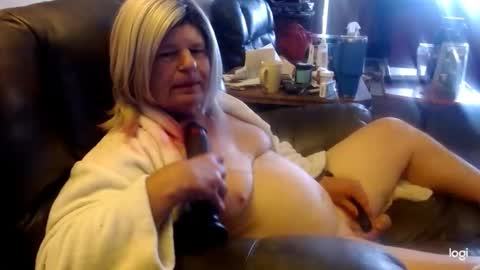 dawndoesall online show from 16, 4, 2026