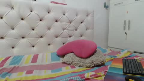 instagram  catherin dayana reina online show from 7, 3, 2025