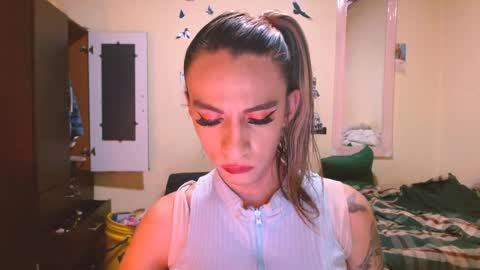 Snapshot of dayanna_01_ chatting on 16, 5, 2026 dayanna_01_ online show from 16, 5, 2026