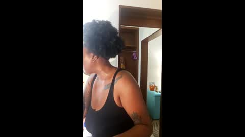 Duchess Coco - Coco Puffs online show from 21, 4, 2026