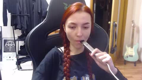 Snapshot of dead_girll chatting on 3, 12, 2024 freak online show from 3, 12, 2024