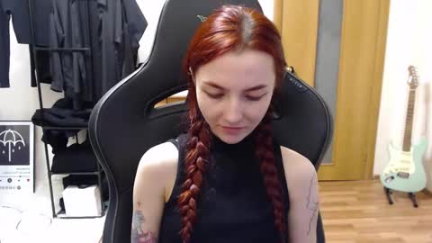 Snapshot of dead_girll chatting on 9, 12, 2024 freak online show from 9, 12, 2024