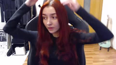 Snapshot of dead_girll chatting on 18, 12, 2024 freak online show from 18, 12, 2024