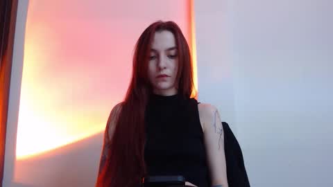 Snapshot of dead_girll chatting on 4, 10, 2025 freak online show from 4, 10, 2025