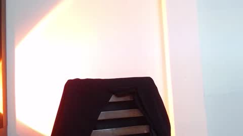 Snapshot of dead_girll chatting on 8, 10, 2025 freak online show from 8, 10, 2025